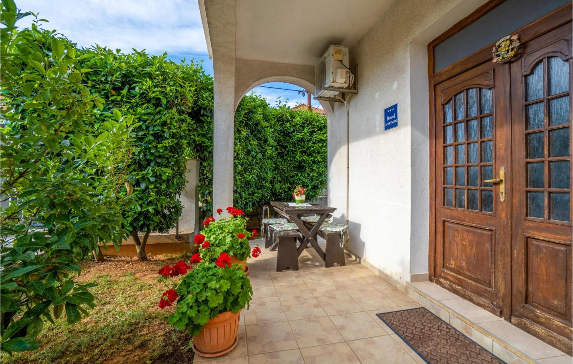 Awesome Apartment In Pula With Wifi Buitenkant foto
