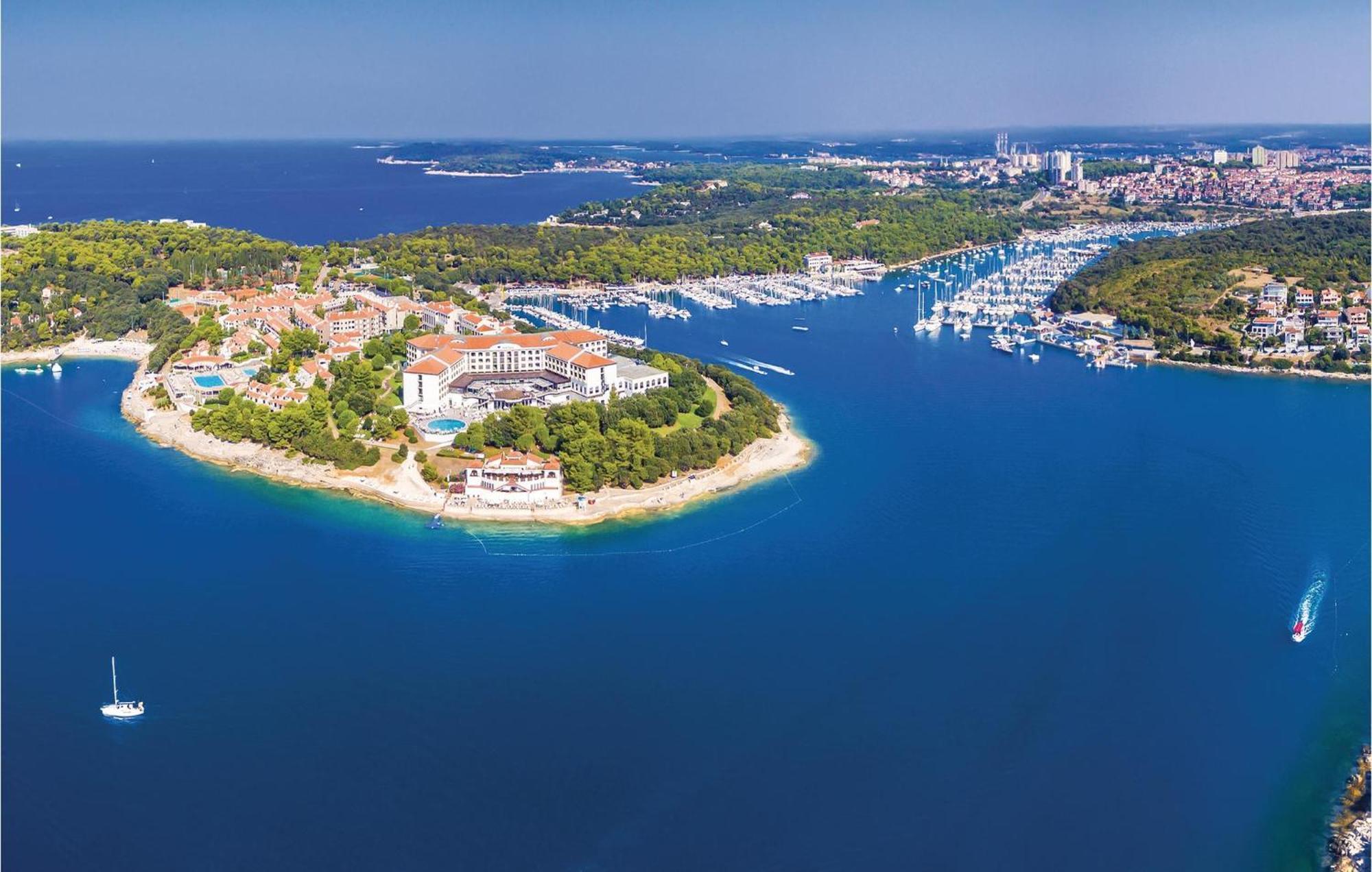 Awesome Apartment In Pula With Wifi Buitenkant foto